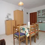 8152a Sali